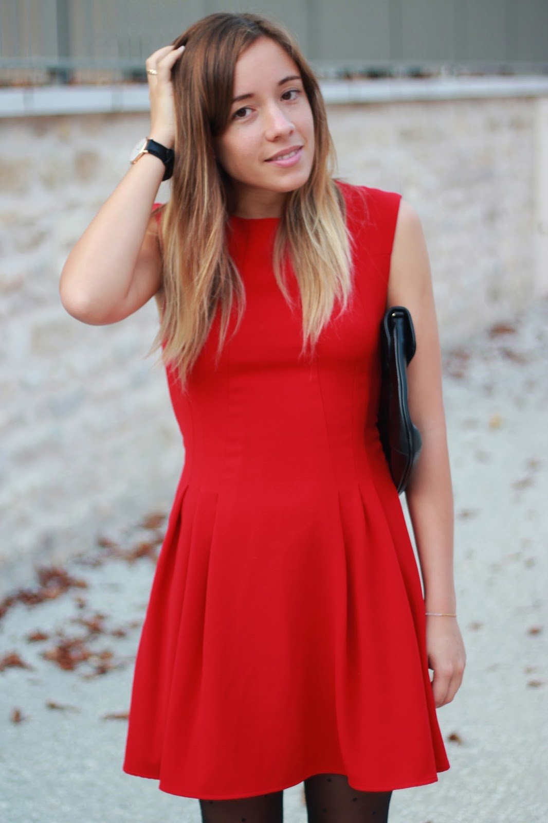 Robe rouge couleur veste