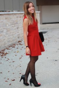 Dédramatiser la petite robe rouge