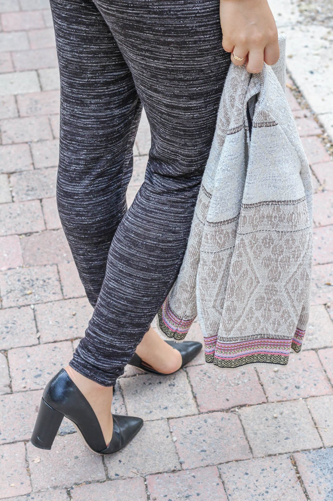 pantalon gris chiné escarpins
