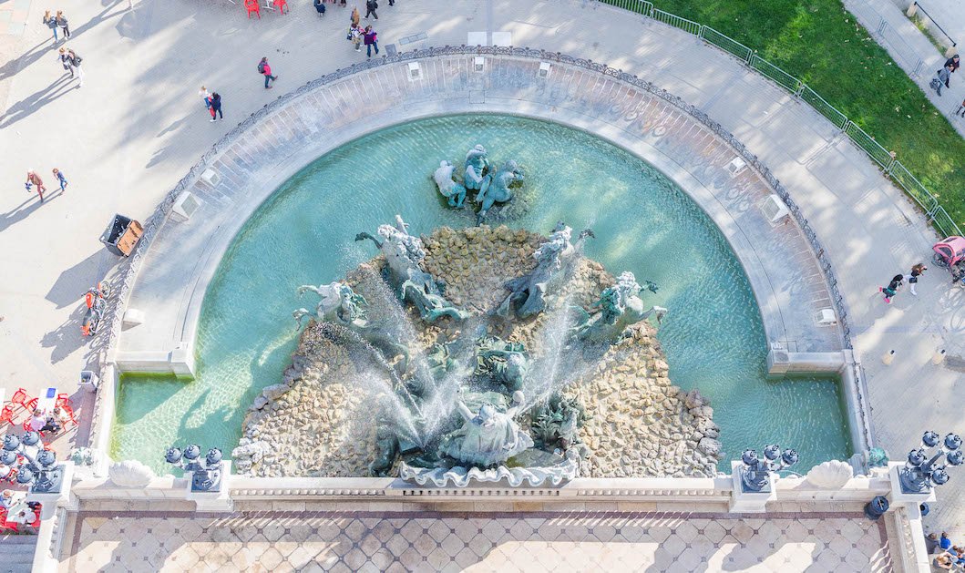 visiter bordeaux fontaine place des quinconces