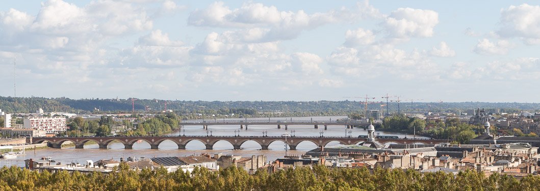 visiter pont de Pierre Bordeaux