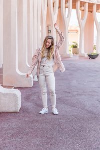 Rose poudré avec ma tenue Elora