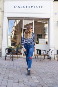 Jean à broderies jolies