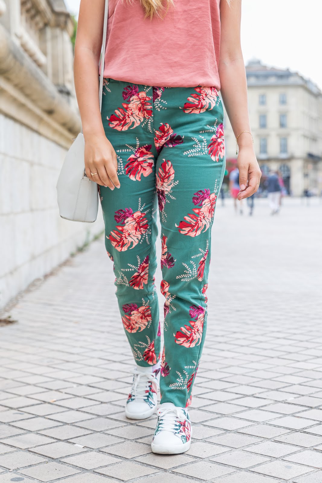 Pantalon à fleurs imprimé tropical en soldes La Redoute