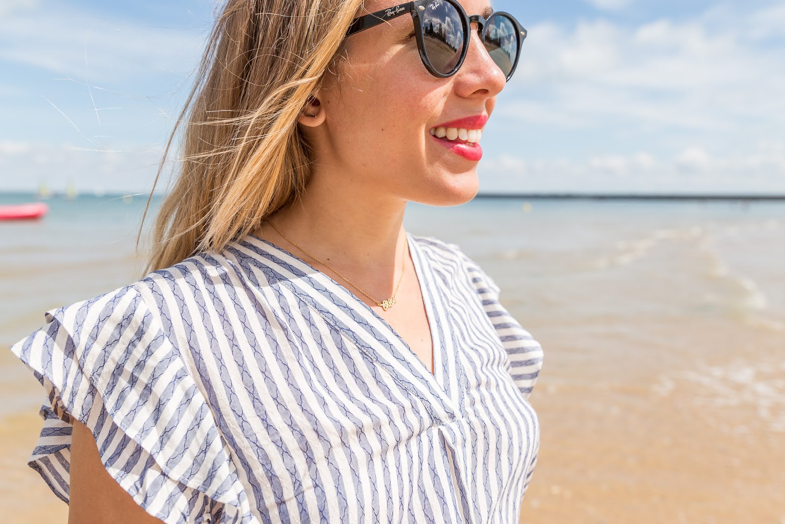 Détail de la blouse à rayures Kookai