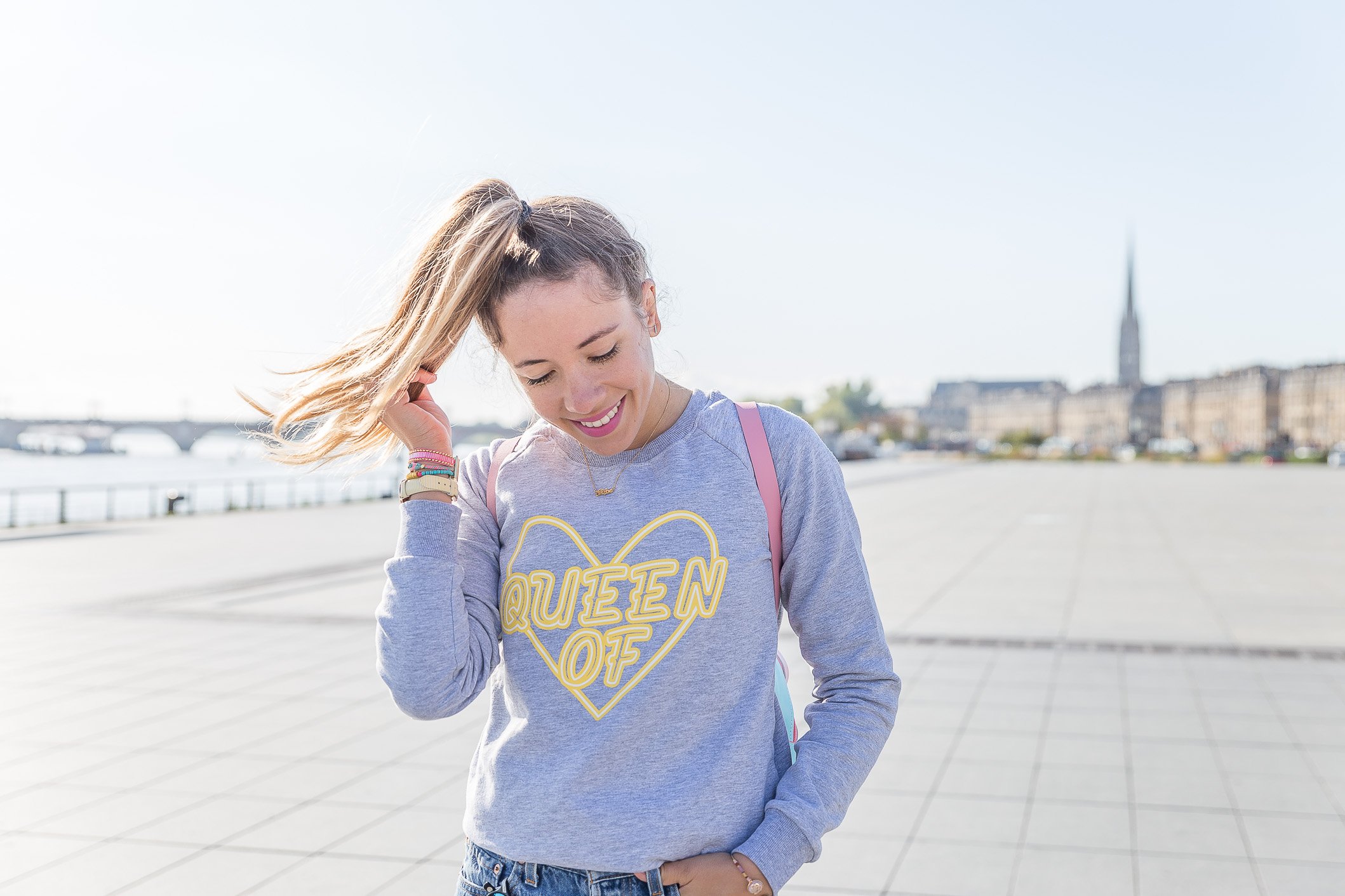 Sweat gris inscription jaune Jenyfer