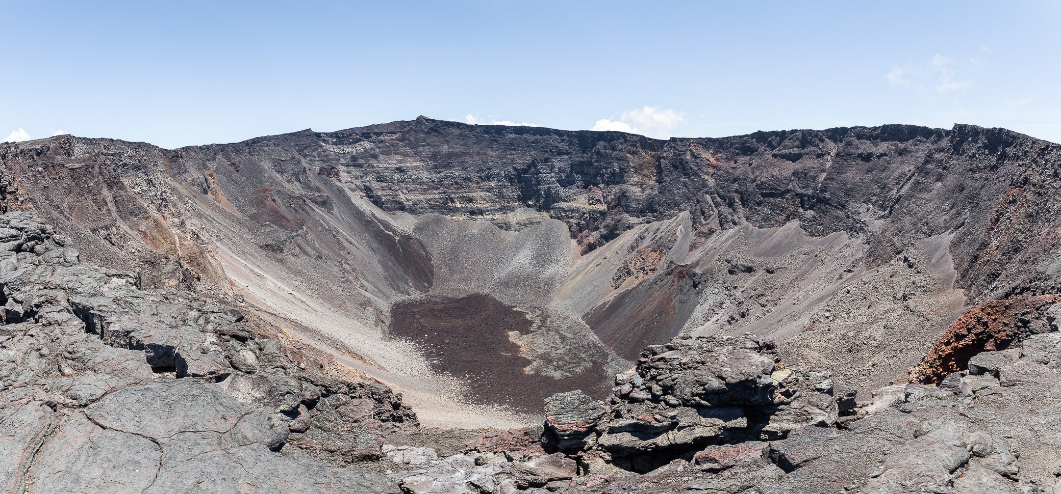 cratère volcan actif