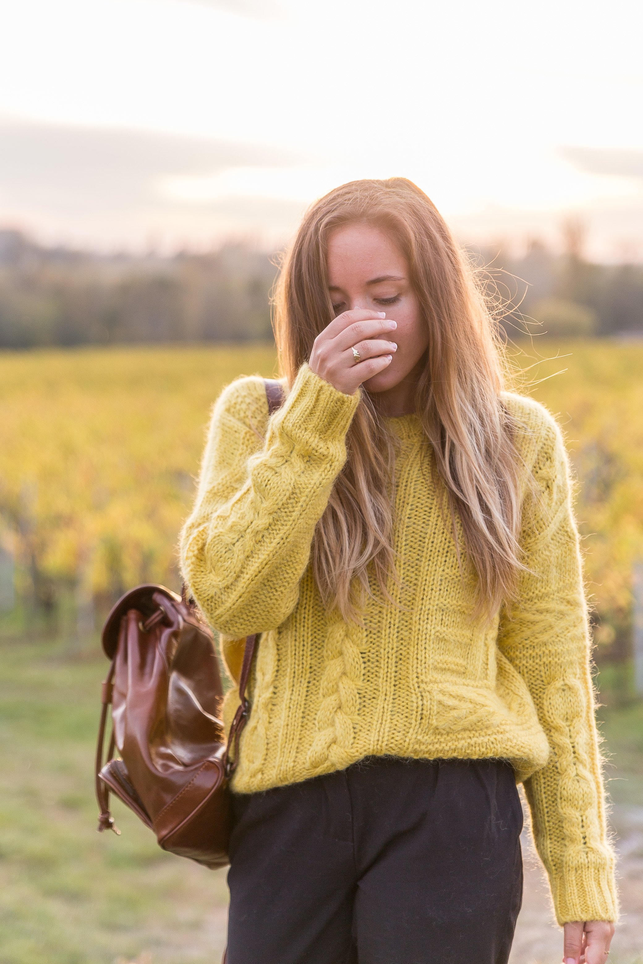 pull jaune torsadé