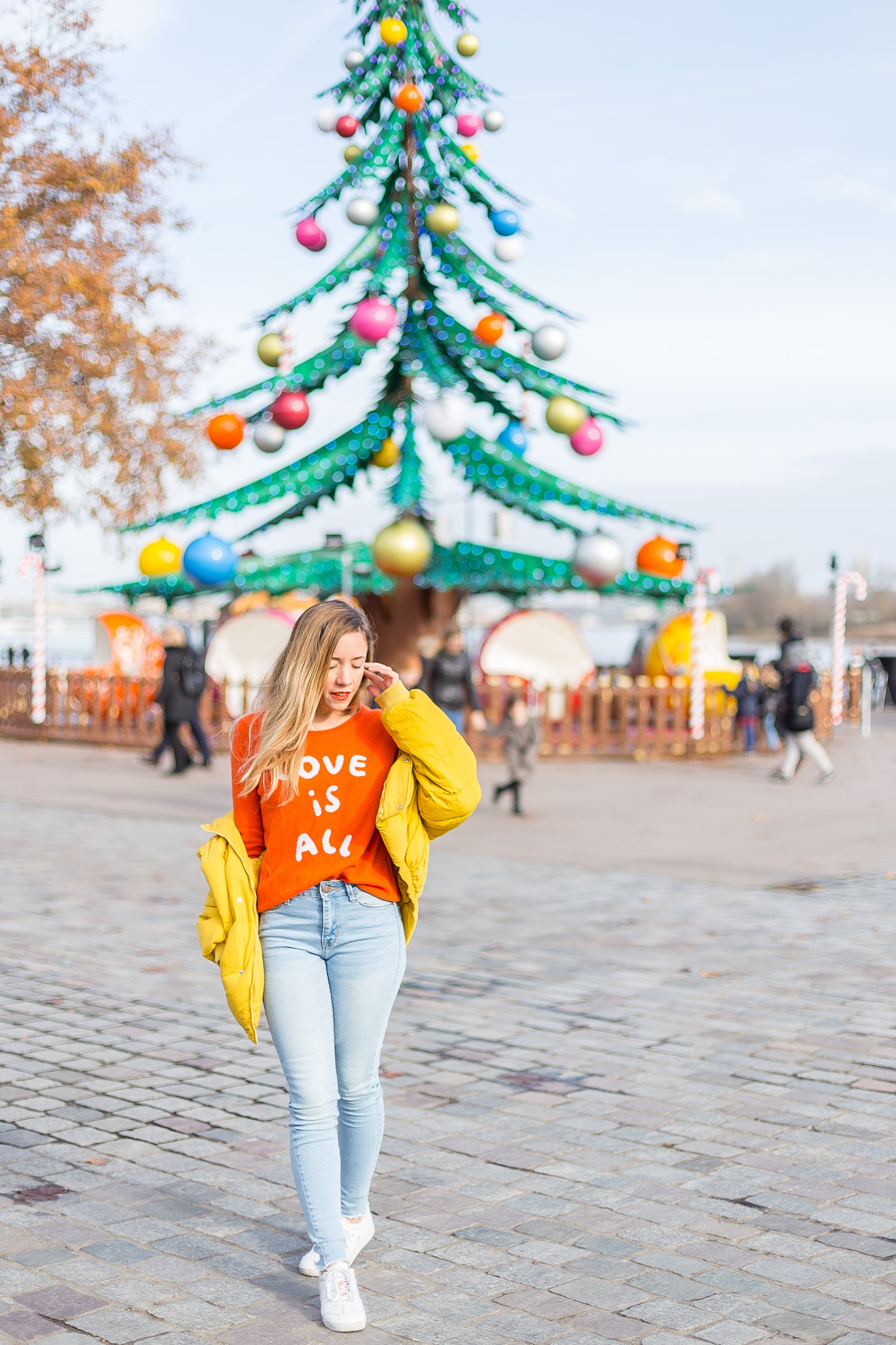 doudoune jaune pull orange