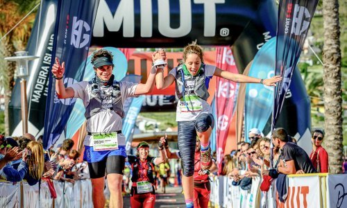 Arrivée course officielle couple