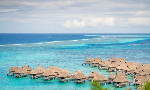 bungalow pilotis tahiti