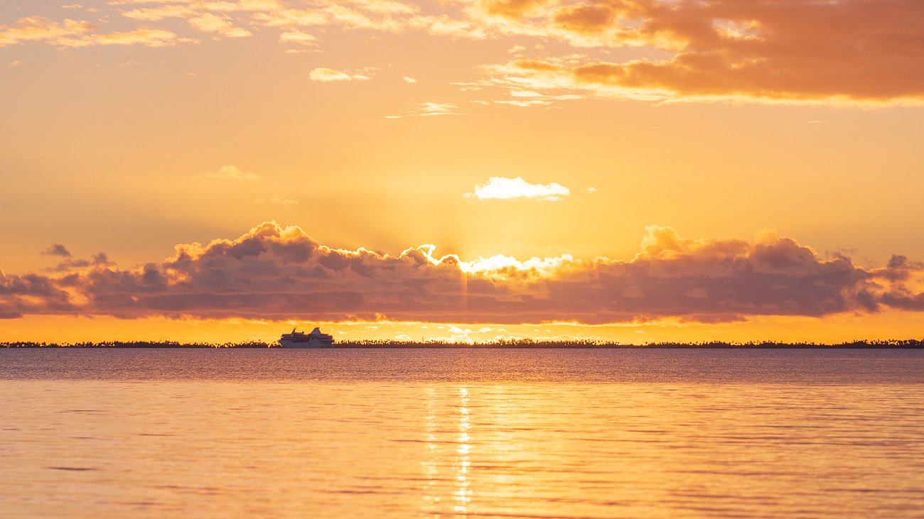 coucher de soleil orange tahiti