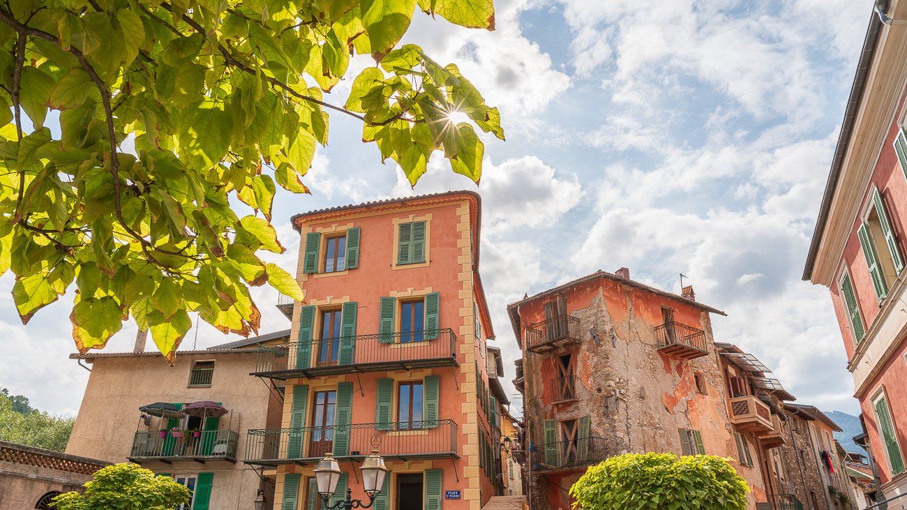 Village coloré Alpes Maritimes