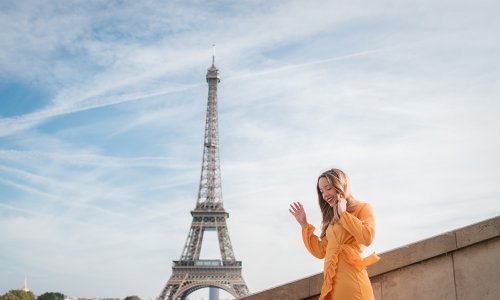 Paris robe jaune tour eiffel