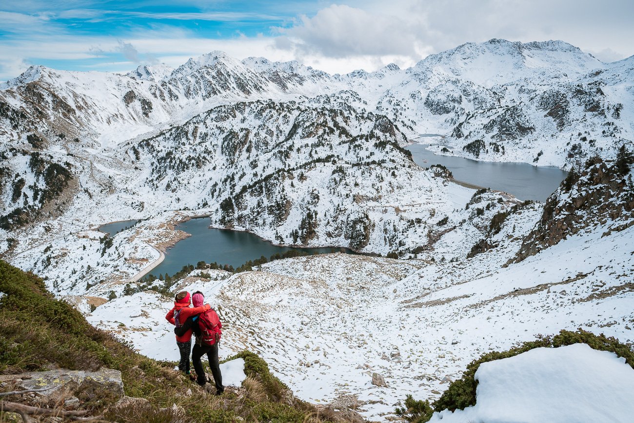 Pyrénées lac hiver