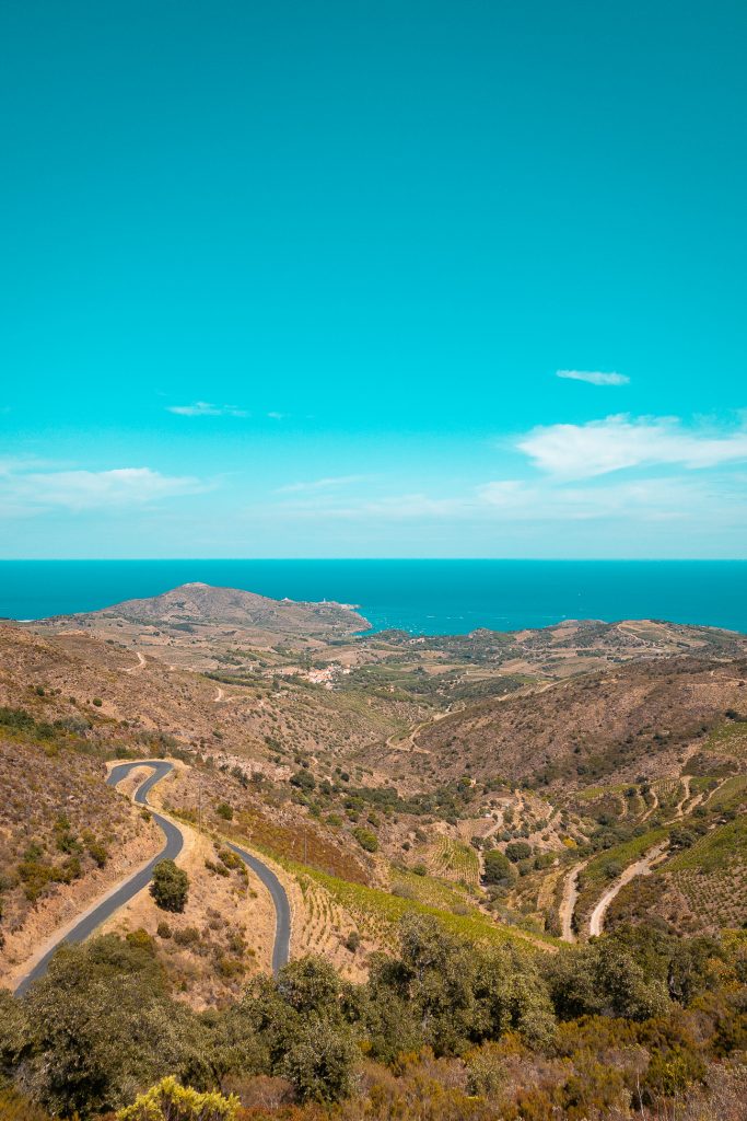 Randonner vue sur mer méditerannées