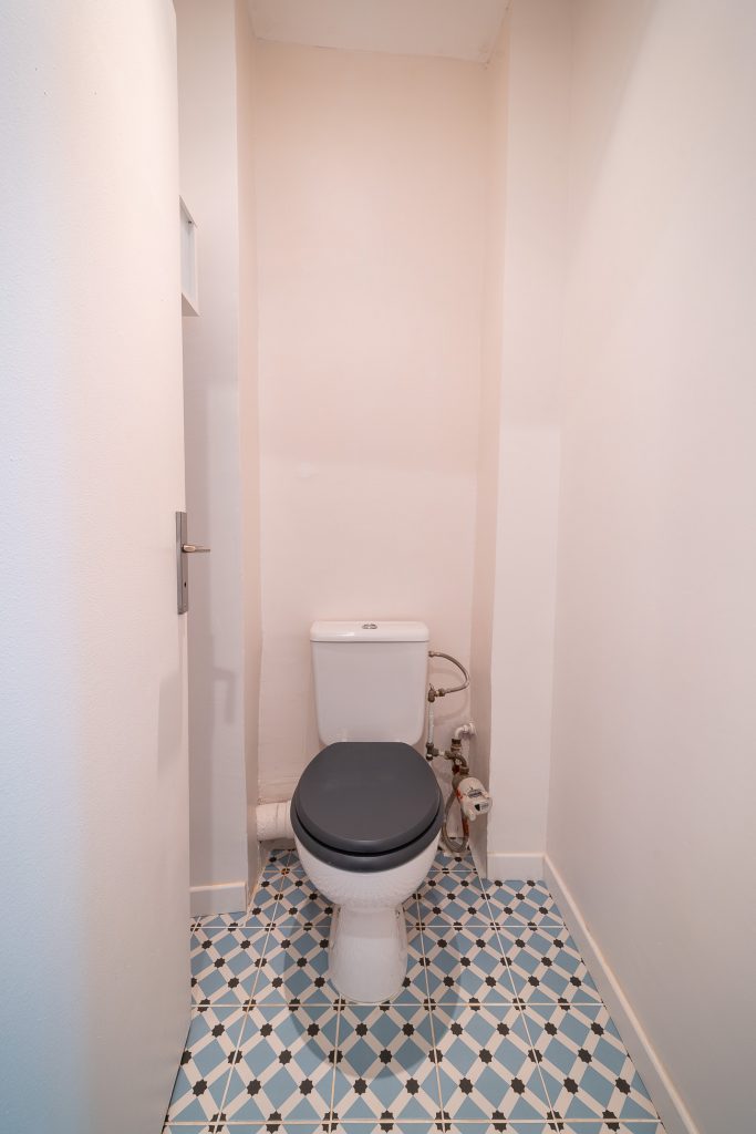 Acheter un appartement à Bordeaux toilettes séparées