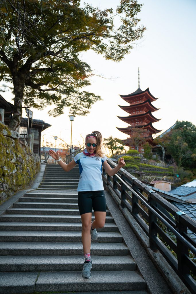 courir au japon en tenue mizuno