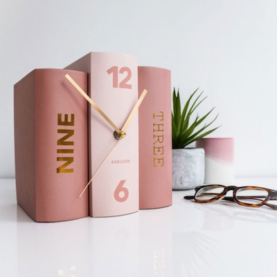 Horloge sous forme de livres