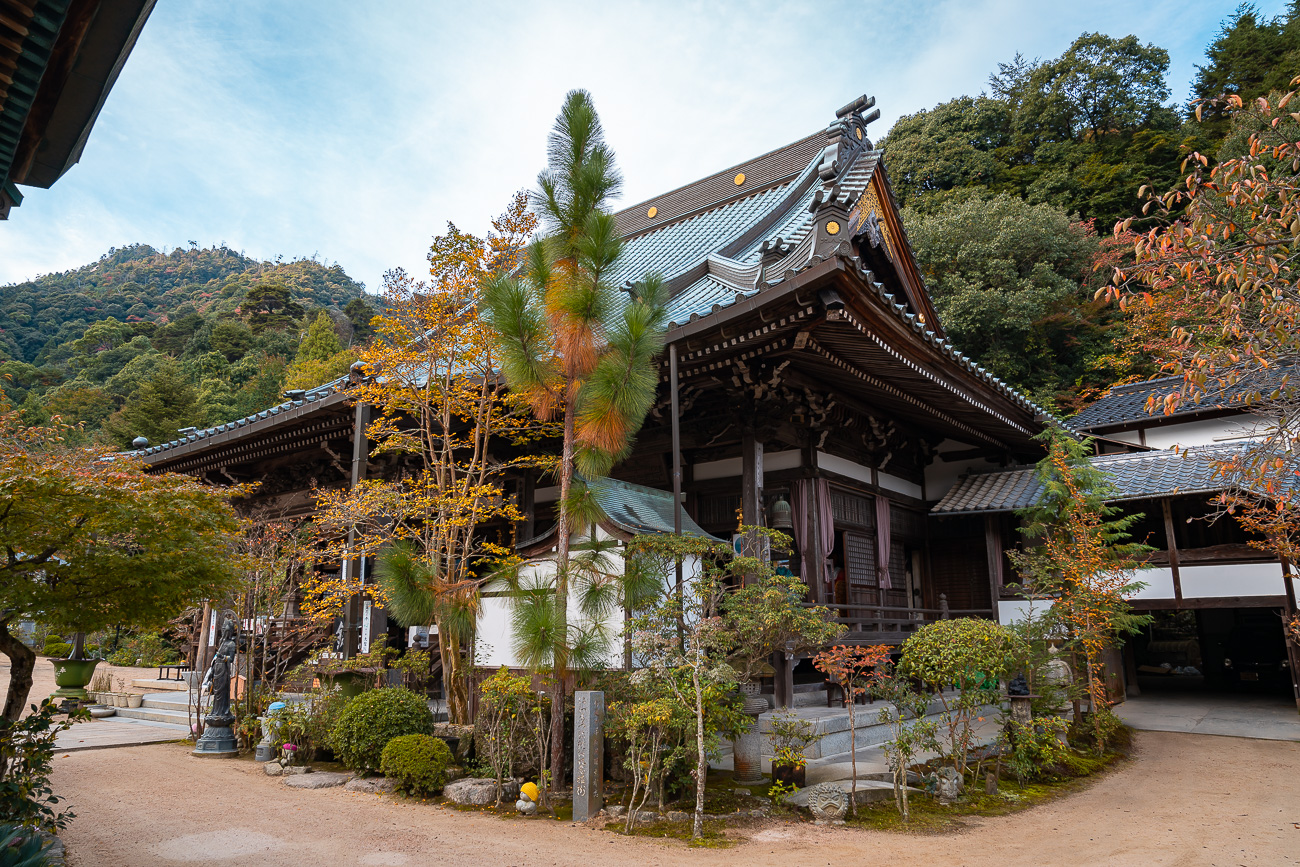 Temple Daisho-in Miyajima Japon en automne