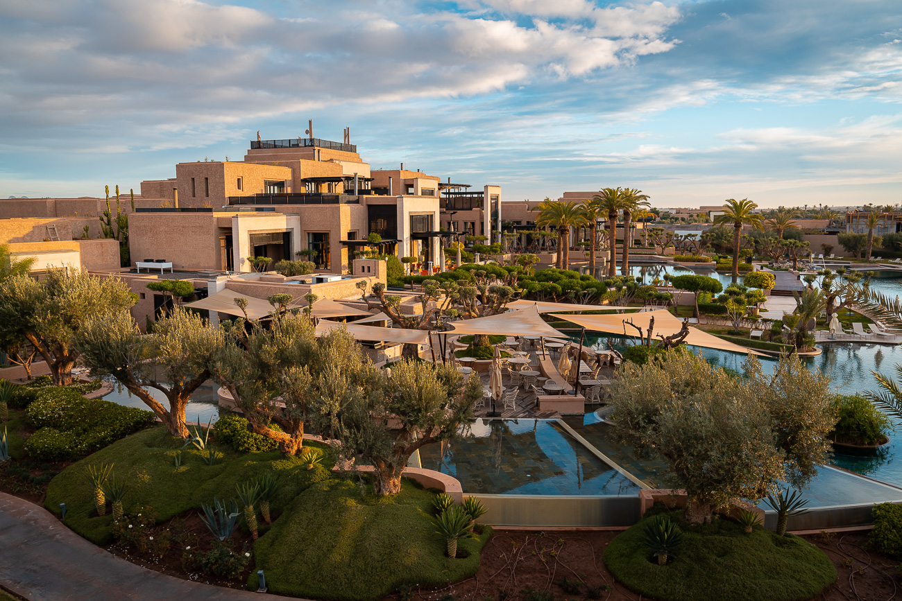 plus grande piscine du maroc à l'hôtel fairmont marrakech