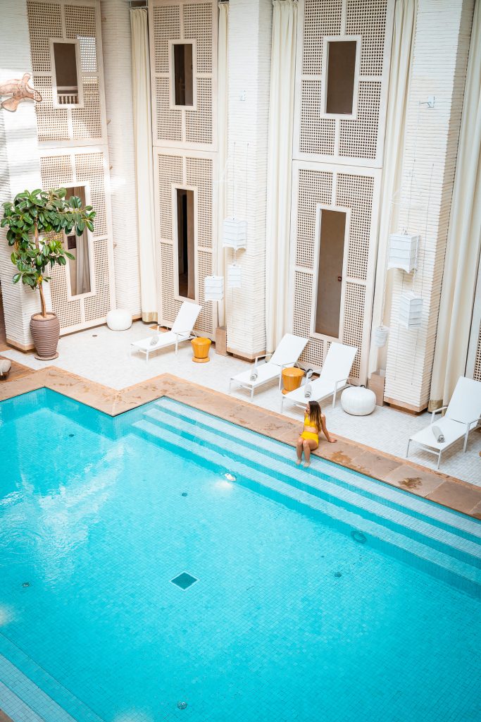 piscine couverte hôtel fairmont