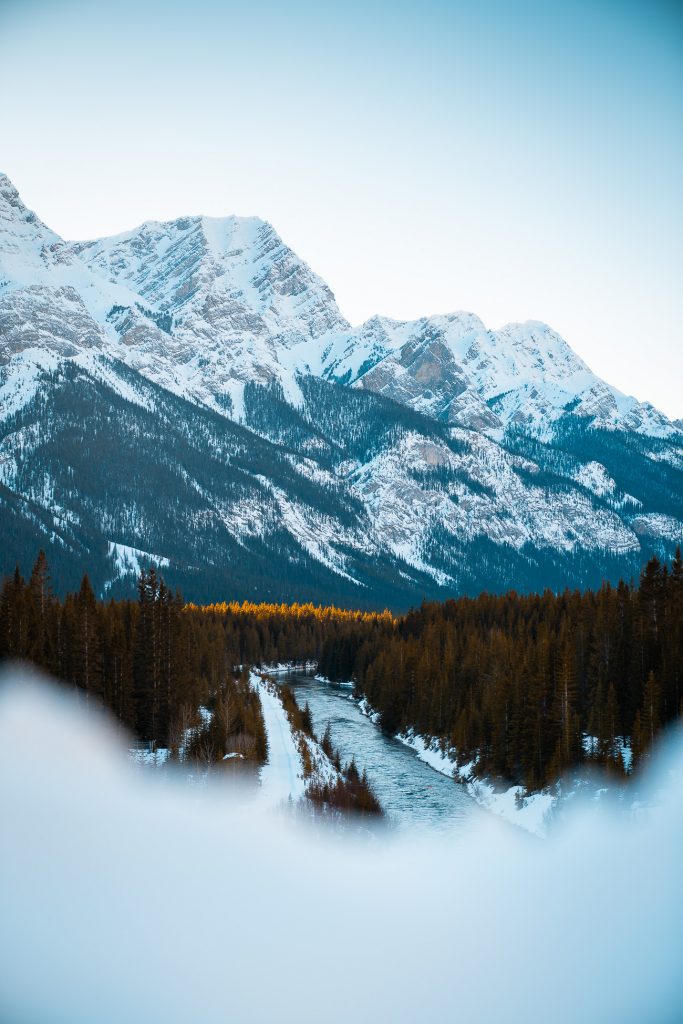 rivière alberta enneigée