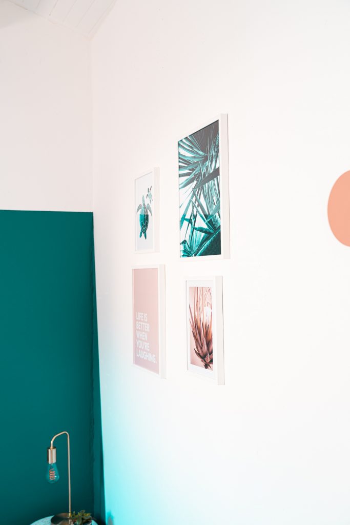 décoration chambre d'amis mur de cadres