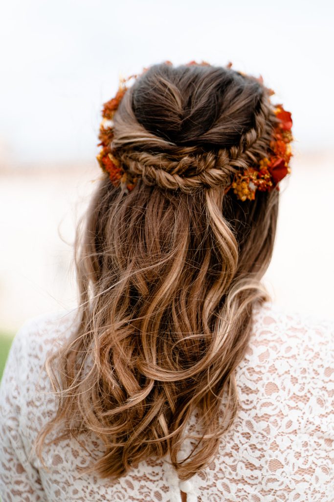 coiffure mariage couronne de fleurs tresses