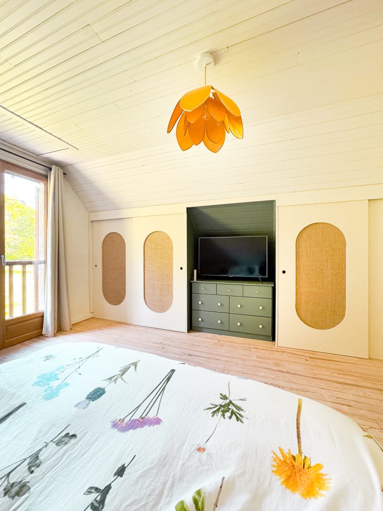 chambre mansardée dans une grange des Pyrénées 